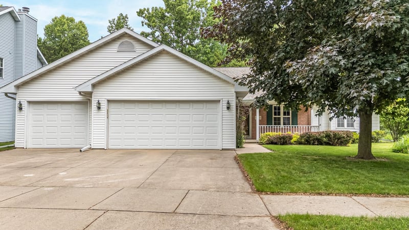 1424 Keystone Ln, Appleton, WI 54913