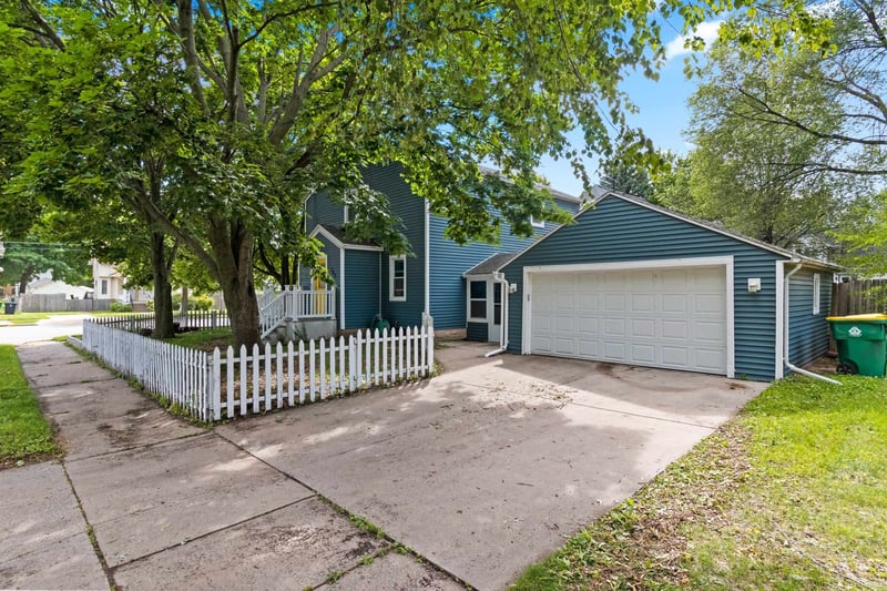 703 Harrison St, Green Bay, WI 54303-3535