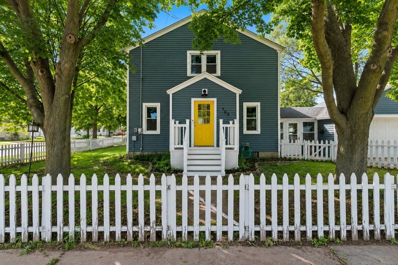 703 Harrison St, Green Bay, WI 54303-3535