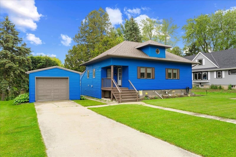 710 Center St, Kewaunee, WI 54216-1532