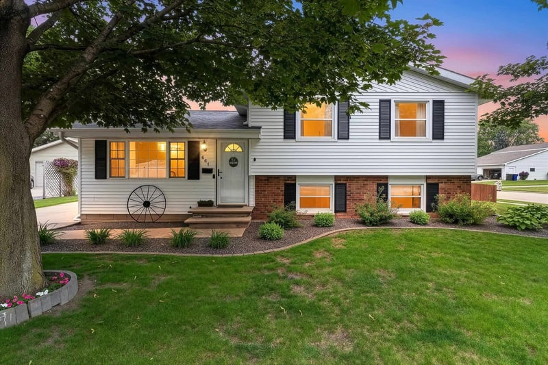 661 Fern St, Kaukauna, WI 54130
