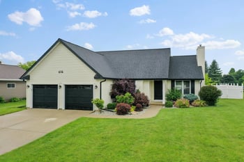 614 Stonehedge Rd, Green Bay, WI 54302-5174