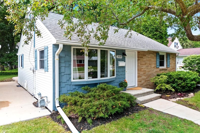 2030 Libal St, Green Bay, WI 54301-2263