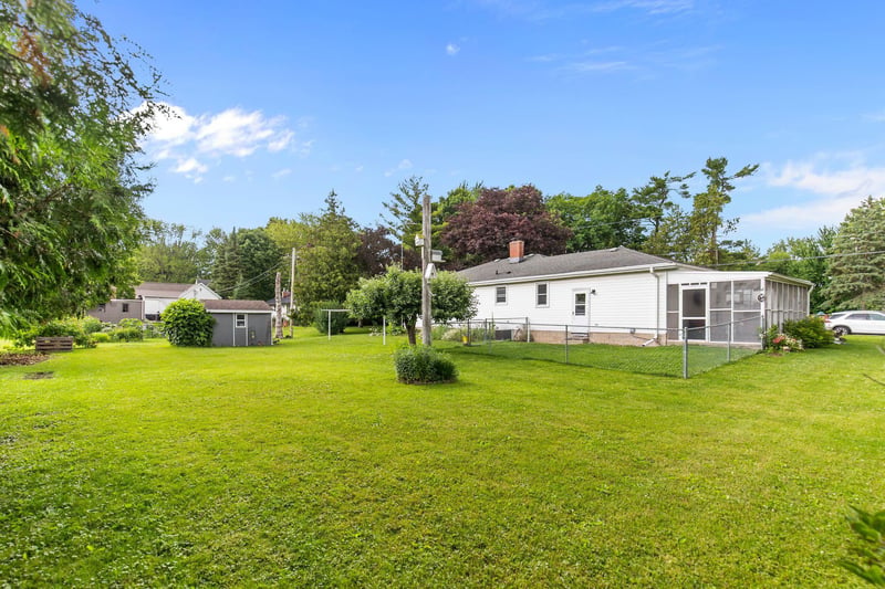 304 Mary St, Black Creek, WI 54106
