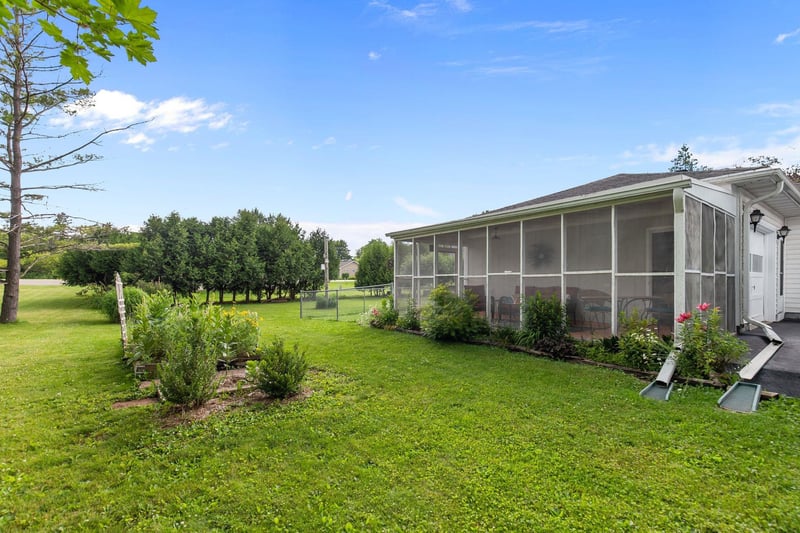 304 Mary St, Black Creek, WI 54106