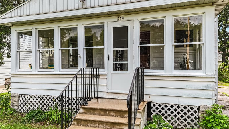 739 Monroe St, Oshkosh, WI 54901-5334