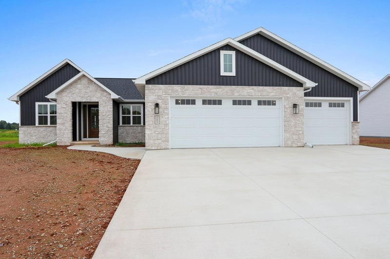 1607 Torchwood Trl, De Pere, WI 54115