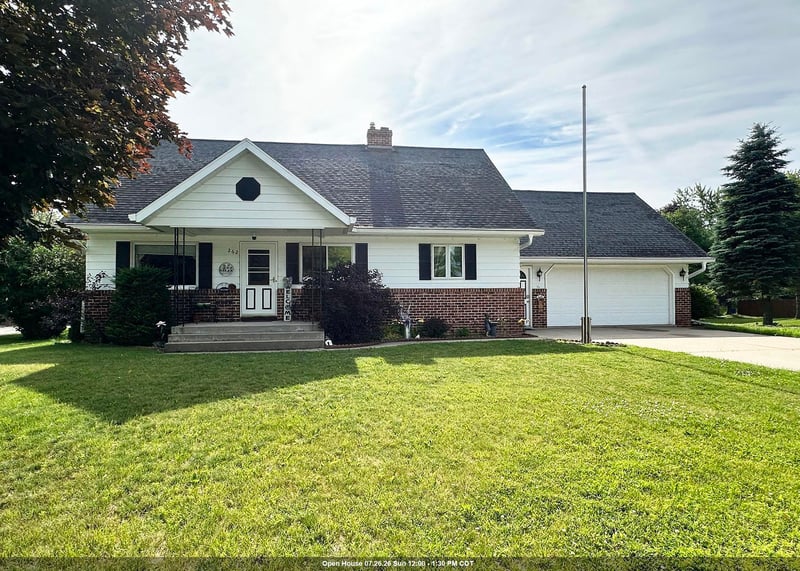 262 Park Ave, Oconto Falls, WI 54154