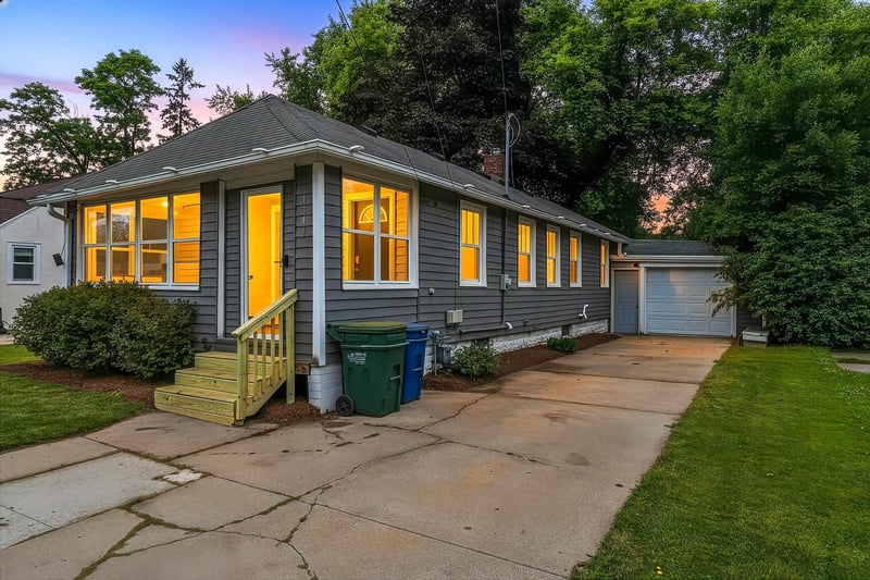 1341 Mccormick St, Green Bay, WI 54301
