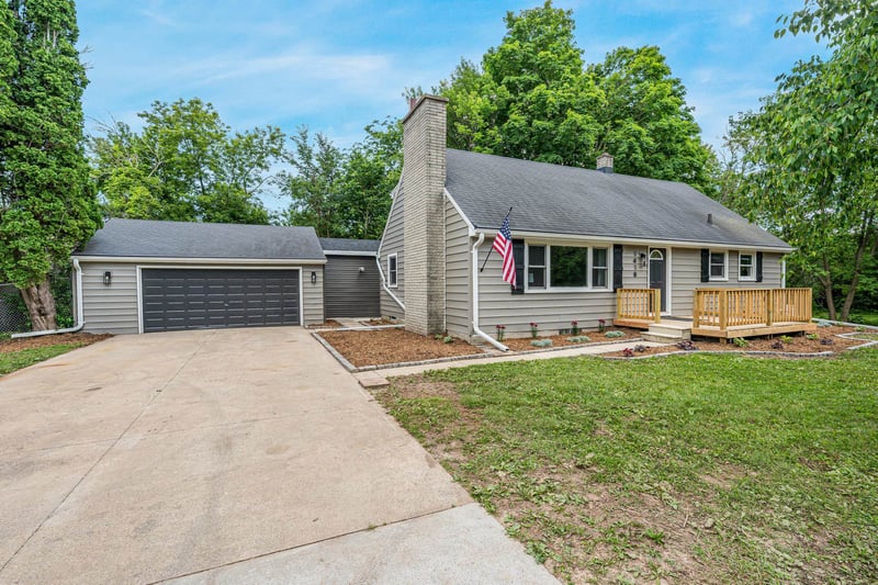 1418 County Rd Jj, Neenah, WI 54956
