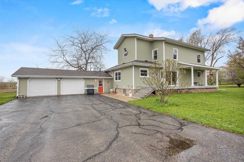 W4943 Brusewitz Rd, Black Creek, WI 54106