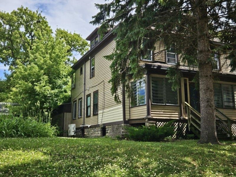 419 Van Buren St, Green Bay, WI 54301-2947