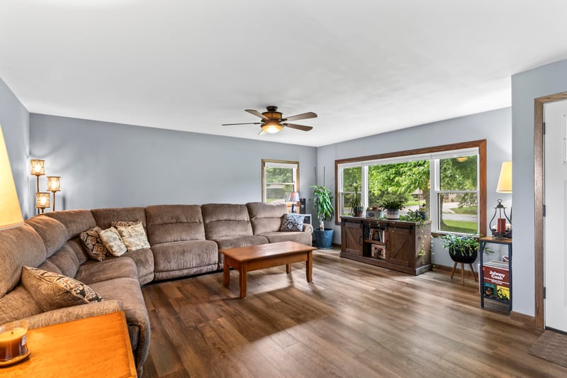 1595 Nelson Ct, Neenah, WI 54956