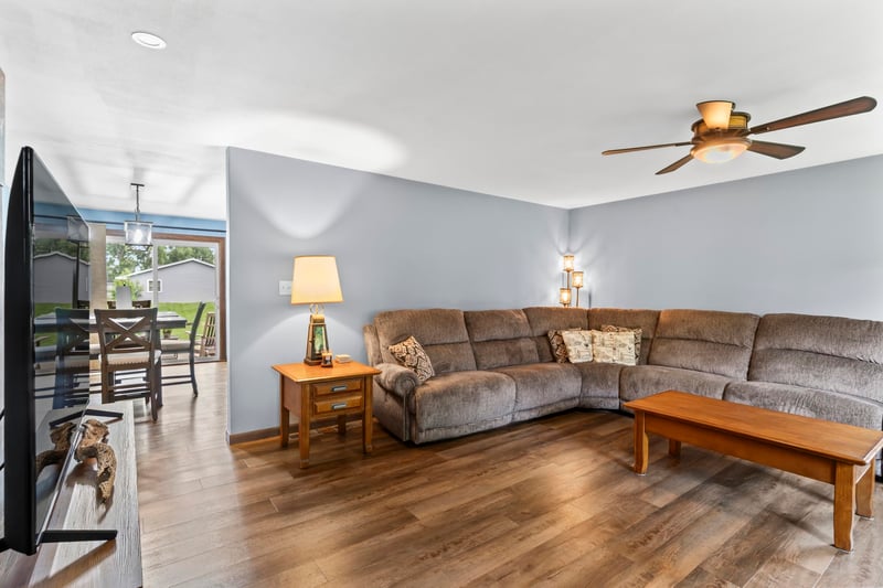 1595 Nelson Ct, Neenah, WI 54956