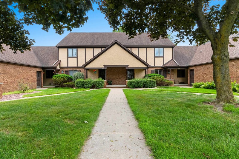 151 Harrys Gateway, Appleton, WI 54914