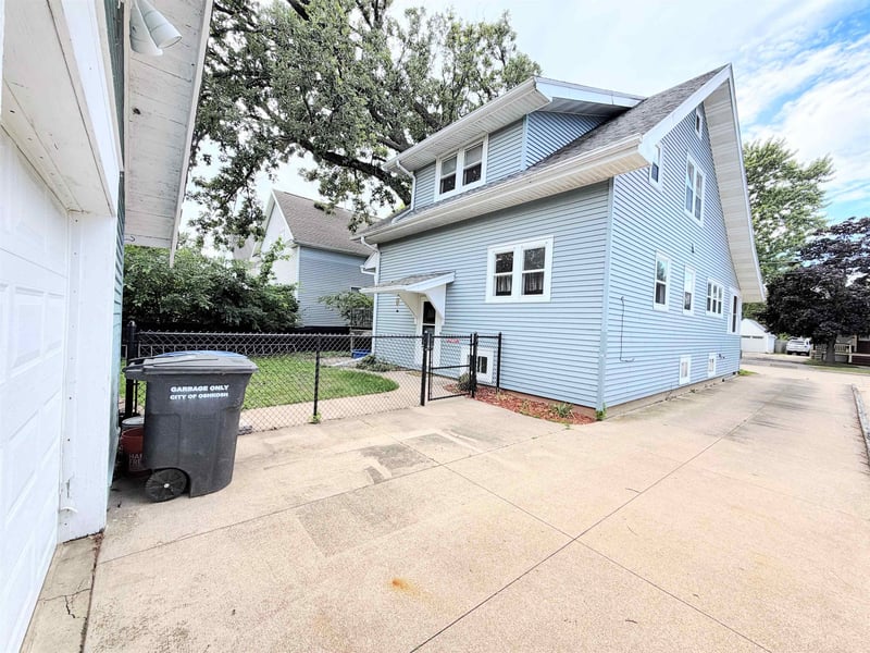 1554 Plummer St, Oshkosh, WI 54902