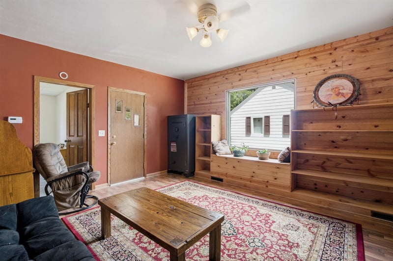 915 Hawes Ave, Appleton, WI 54914