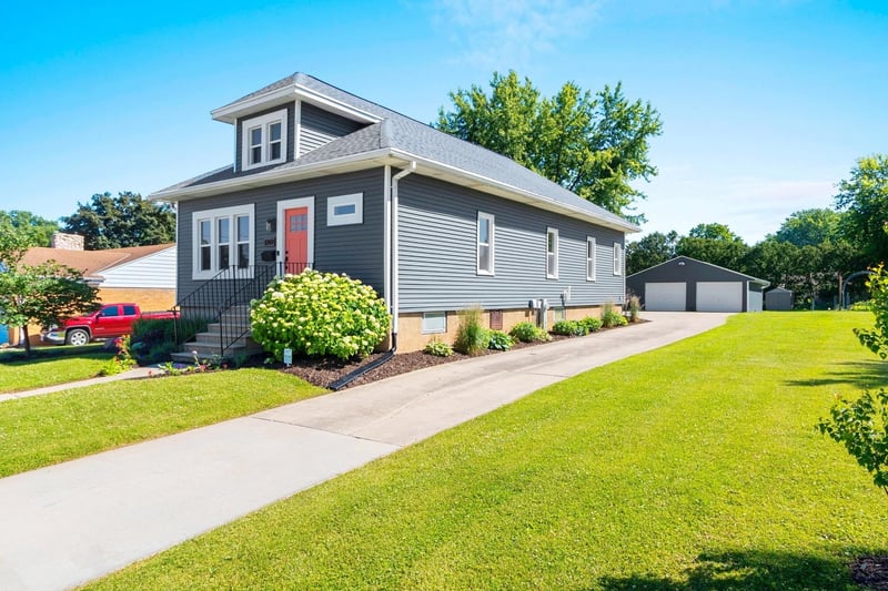 1269 Elmore St, Green Bay, WI 54303