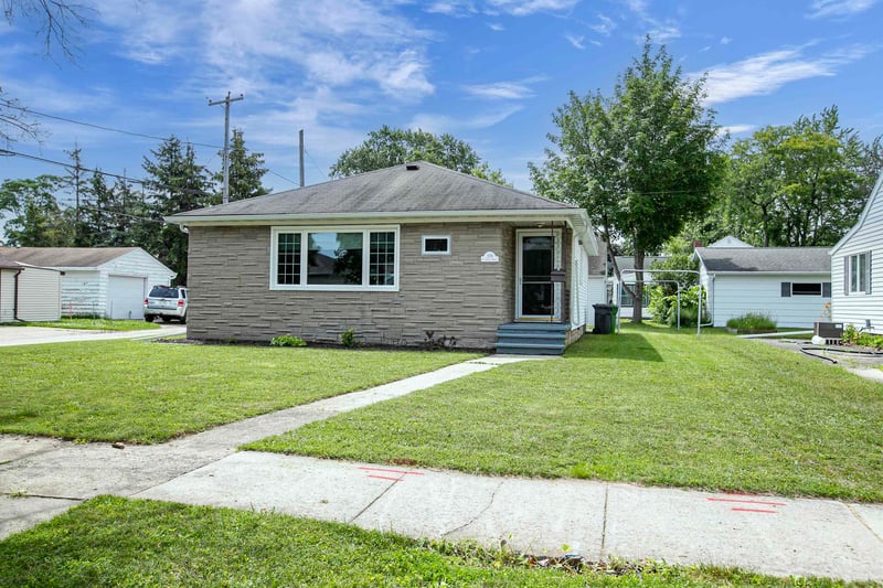 209 2nd St, Kimberly, WI 54136-1914