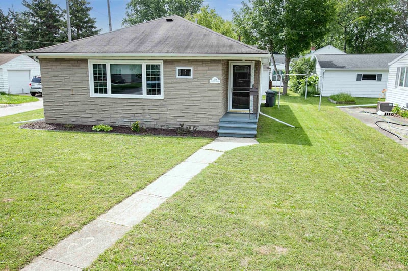 209 2nd St, Kimberly, WI 54136-1914