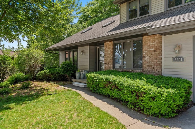 2641 Poplar Springs Cir, Green Bay, WI 54304-1816