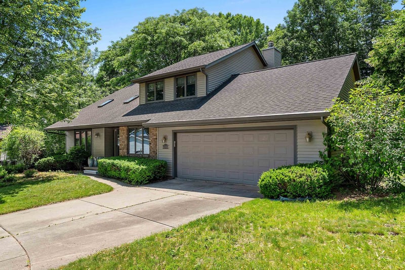 2641 Poplar Springs Cir, Green Bay, WI 54304-1816
