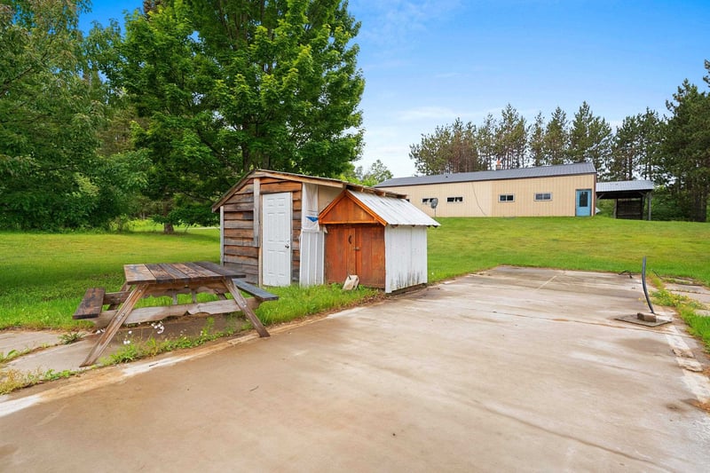 4134 Peshtigo River Rd, Laona, WI 54541