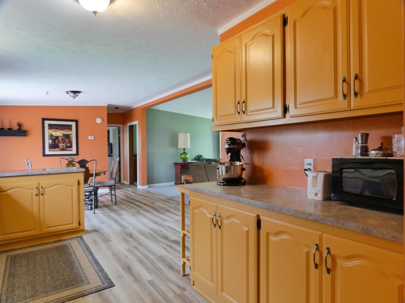 N3644 Green Valley Rd, Pulaski, WI 54162