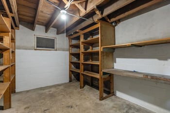 1863 Doty St, Oshkosh, WI 54902-6978