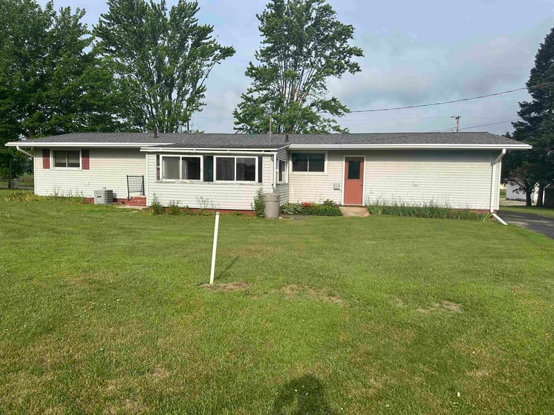 N9034 Krull Rd, Nichols, WI 54152