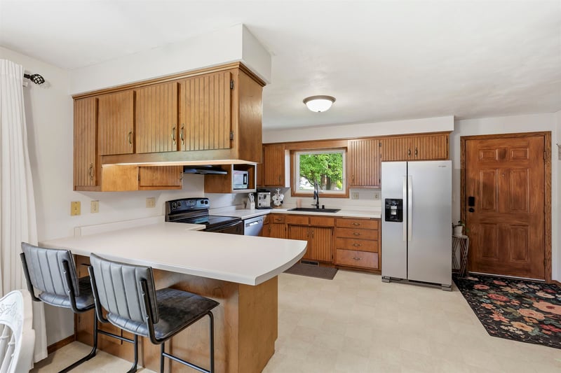 2605 Big Bend Dr, Appleton, WI 54914-1560