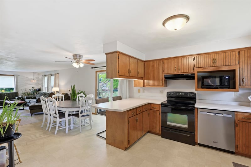 2605 Big Bend Dr, Appleton, WI 54914-1560
