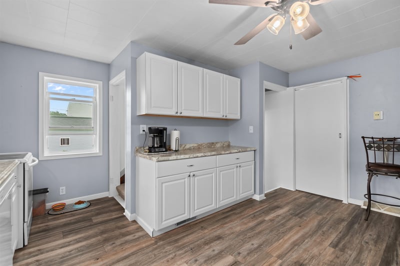 127 Madison St, Menasha, WI 54952