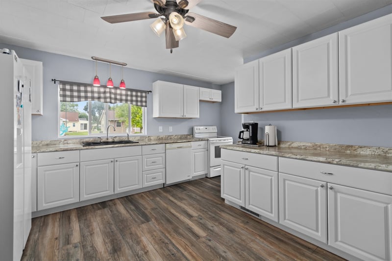 127 Madison St, Menasha, WI 54952