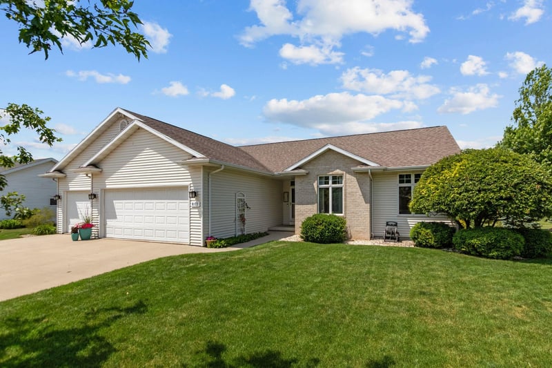 N8177 Big Lake Ln, Sherwood, WI 54169