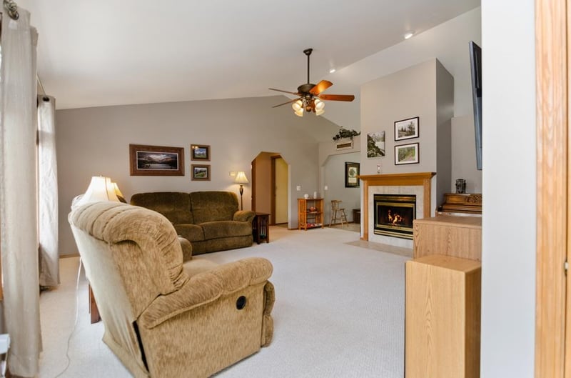1280 Swan Ridge Trl, De Pere, WI 54115-8230