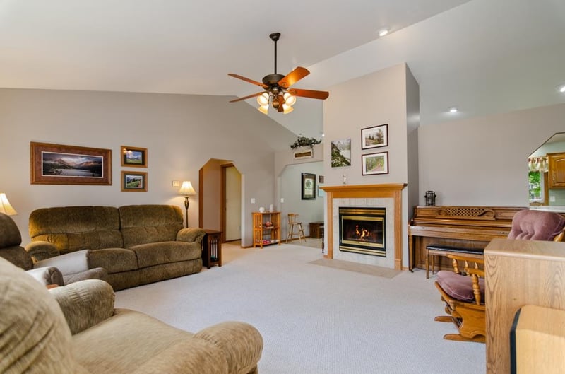 1280 Swan Ridge Trl, De Pere, WI 54115-8230