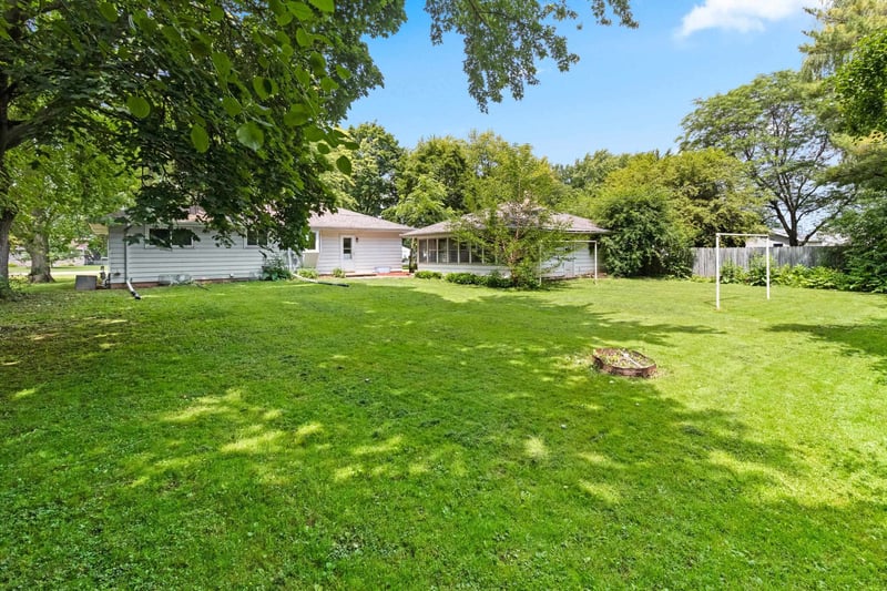 1502 Van Dyke Rd, Appleton, WI 54914