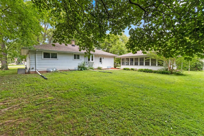 1502 Van Dyke Rd, Appleton, WI 54914