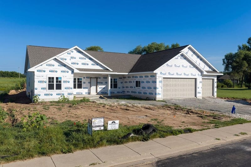550 Royal St Pats Dr, Wrightstown, WI 54180
