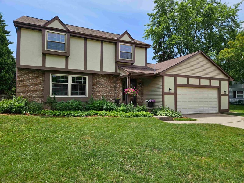 422 Fox Croft Dr, De Pere, WI 54115-2440