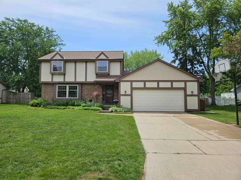 422 Fox Croft Dr, De Pere, WI 54115-2440