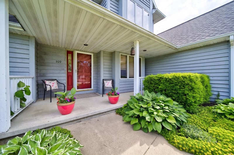 109 Old Orchard Ln, Neenah, WI 54956