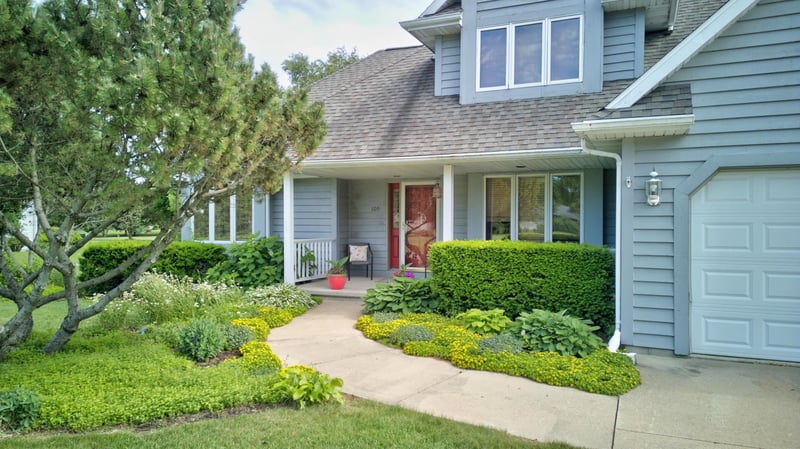 109 Old Orchard Ln, Neenah, WI 54956
