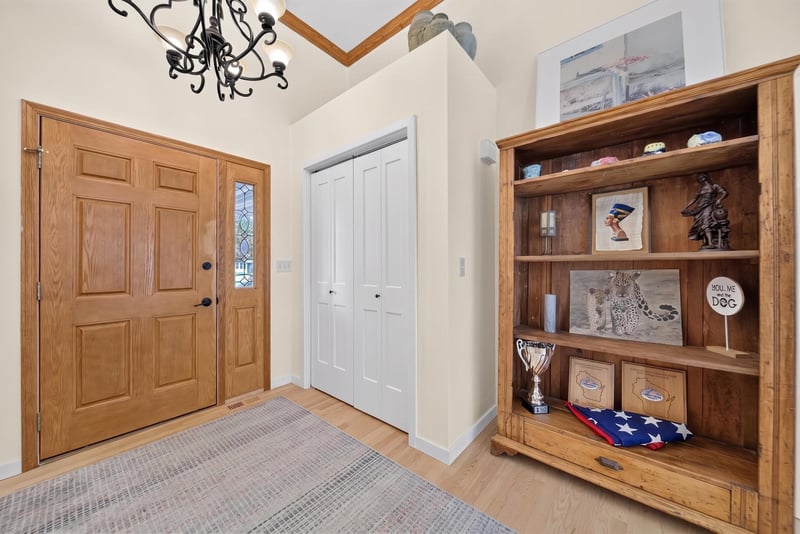 109 Old Orchard Ln, Neenah, WI 54956