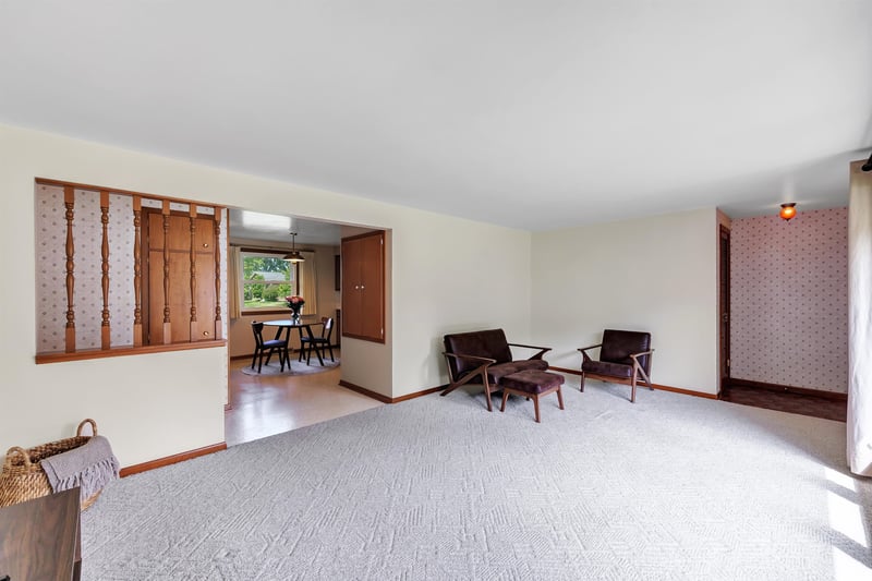 1172 Alice Dr, Green Bay, WI 54304
