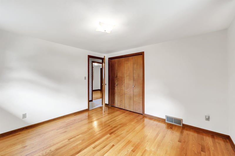 1172 Alice Dr, Green Bay, WI 54304