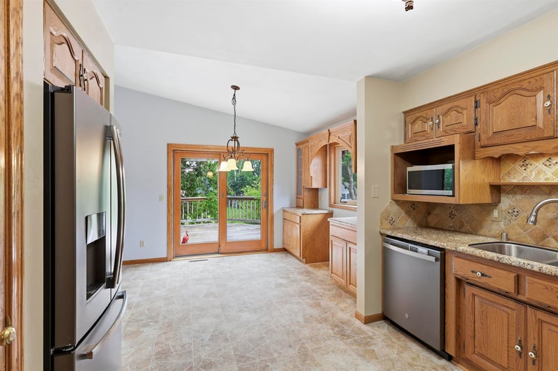 N334 Marion Ave, Appleton, WI 54915-9404