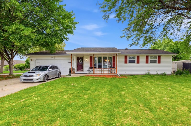 2525 Heather Rd, Green Bay, WI 54311