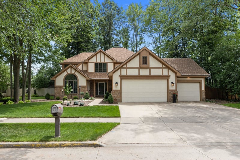 2801 Schaefer Cir, Appleton, WI 54915